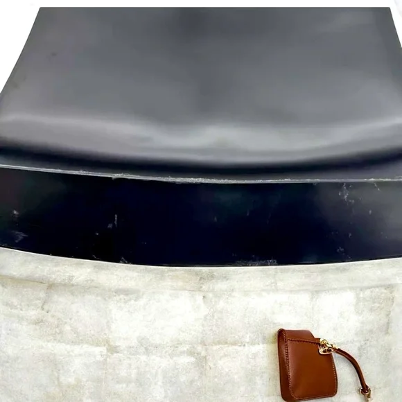 GUCCI Shoulder Bag Enamel Black Auth genuine premium quality Italian leather - Picture 6 of 10